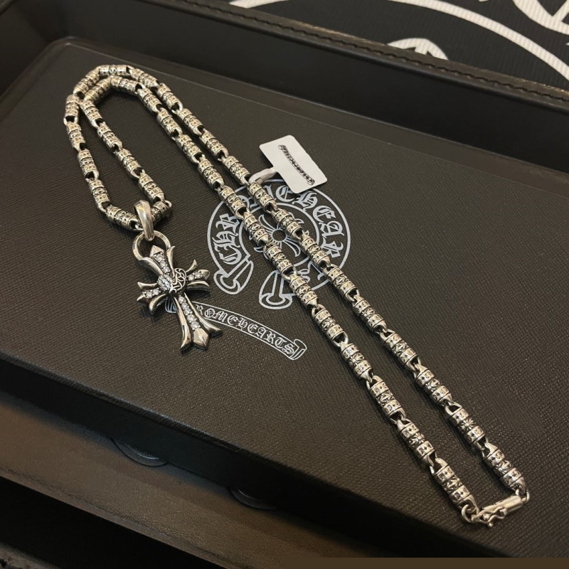 Ch**me He**ts necklaces